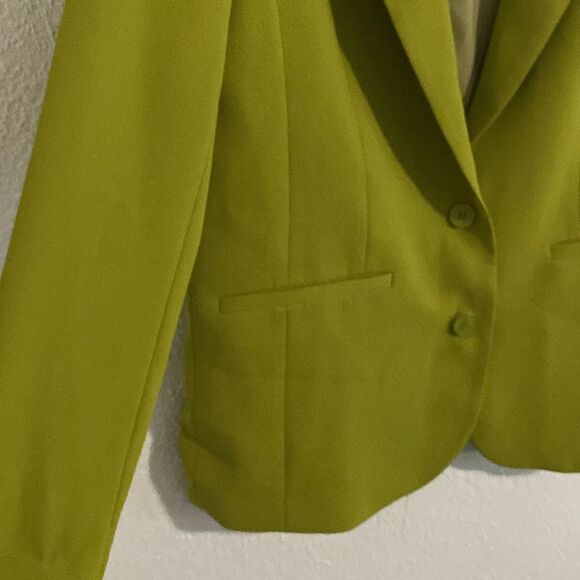 OPEN EDIT- CURVE HEM BLAZER IN OLIVE SEED (green)- Size small - Picture 6 of 11